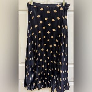 Ann Taylor/pleaded skirt/waste 32”/34”/zip up down the side with a hook/